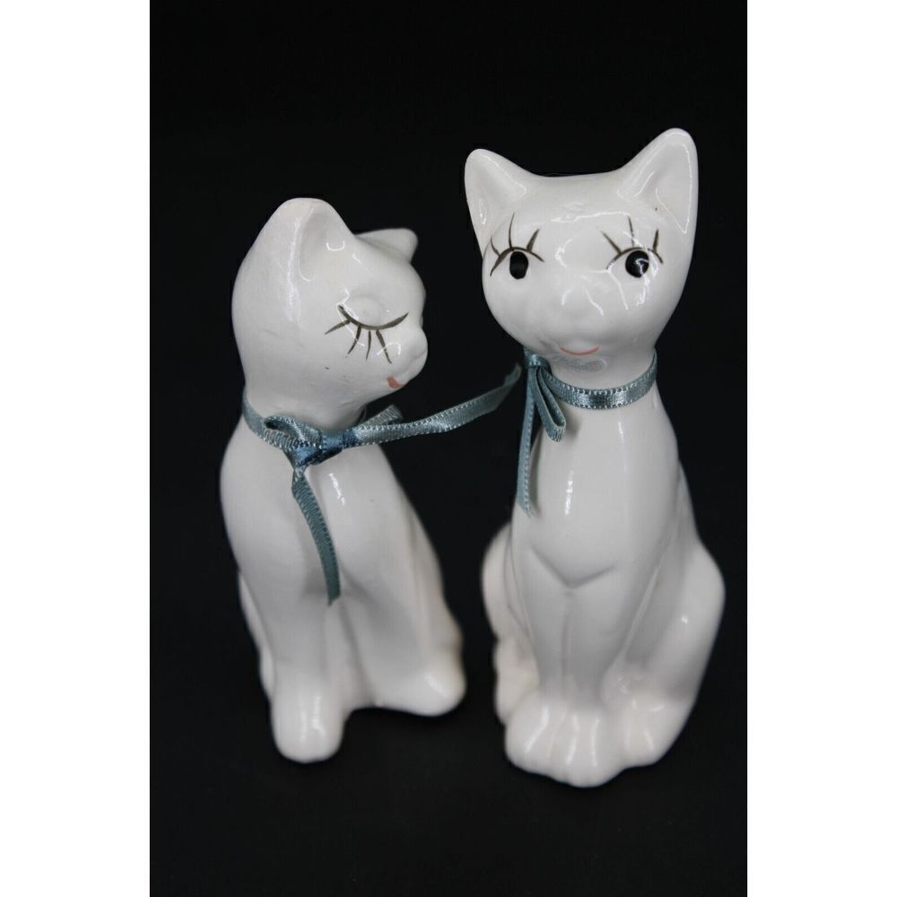 Porcelain Cats Size 4-4.5" Collectibles
